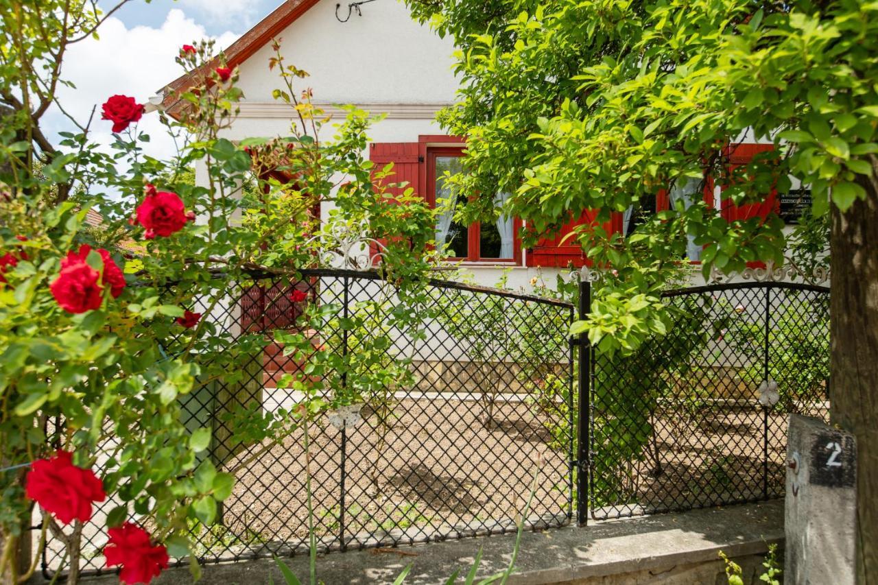 Rozsa Holiday home *