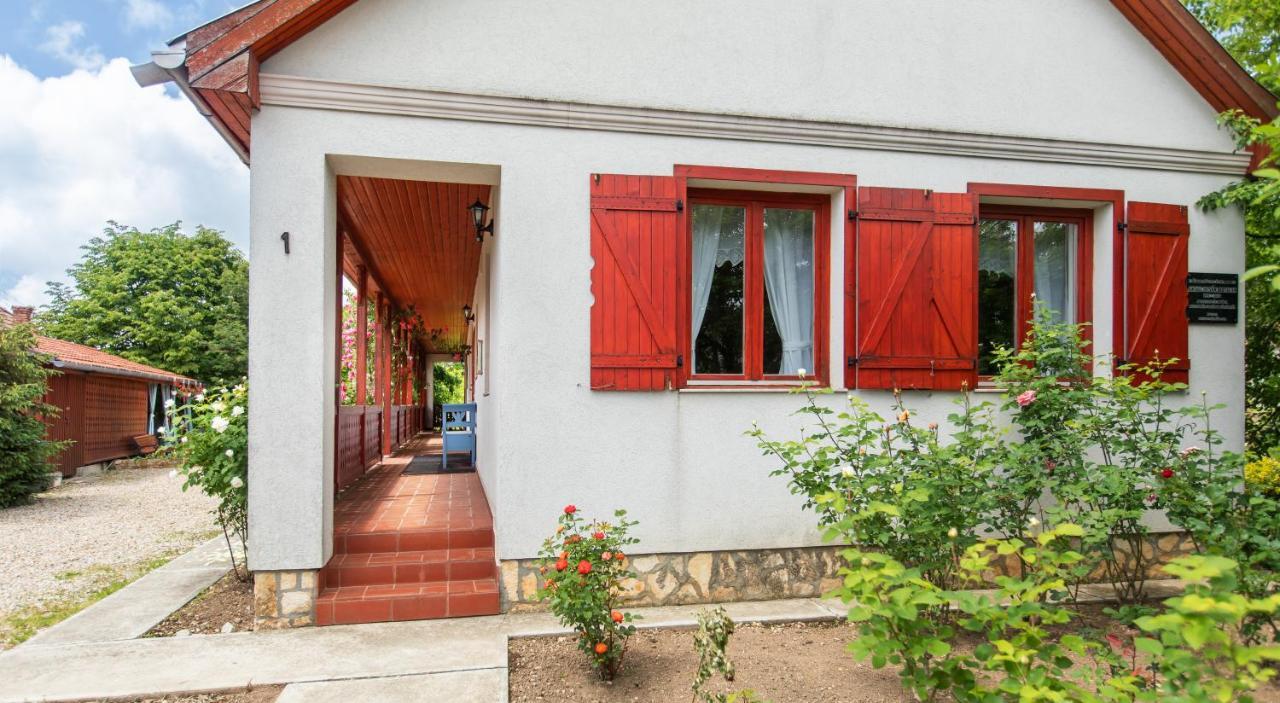 Rozsa Holiday home *